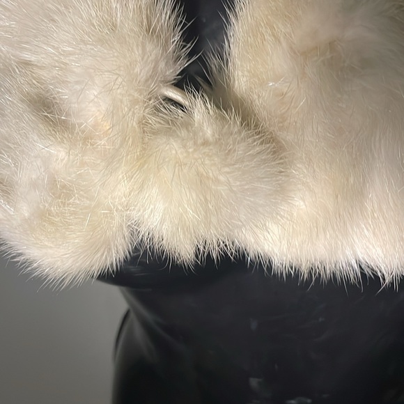 Speiser Furs Over the Shoulders it also detaches very elegant - Picture 2 of 8